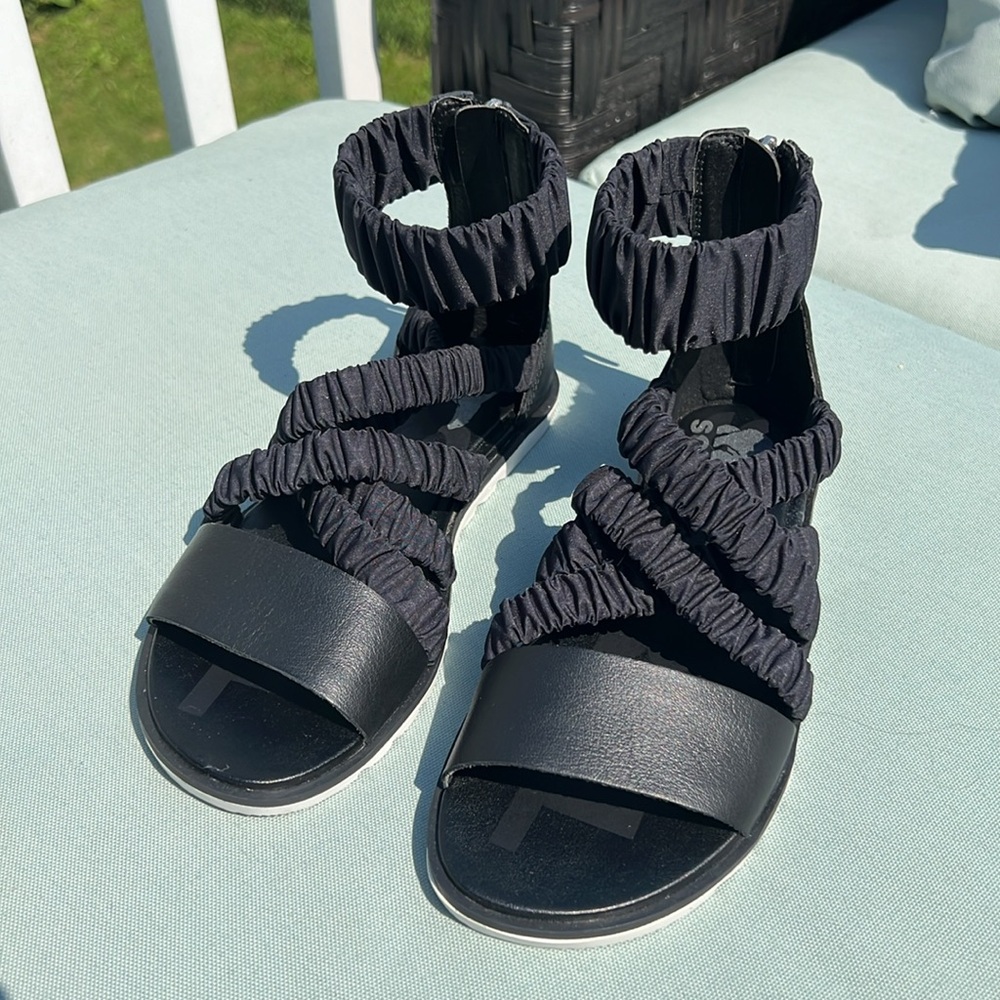 SOREL Ella II Ankle Strap Sandal in Black Sea Salt size 5.5